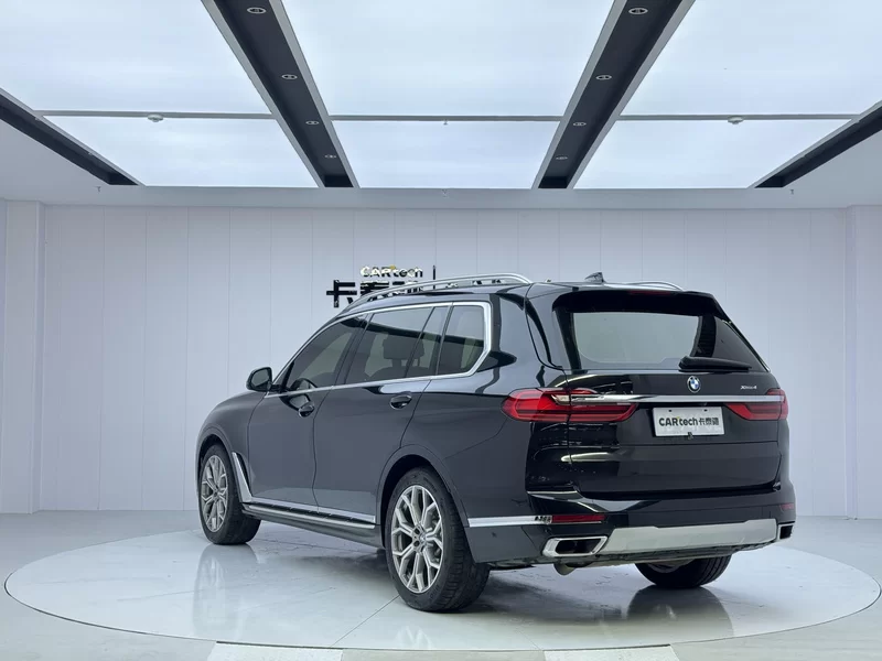 BMW X7 M60i 2021 #4 BMW X7 M60i 2021 car image #4