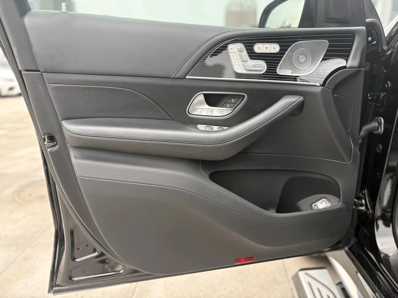 Mercedes-Benz Maybach GLS 2023 imagen de coche #4