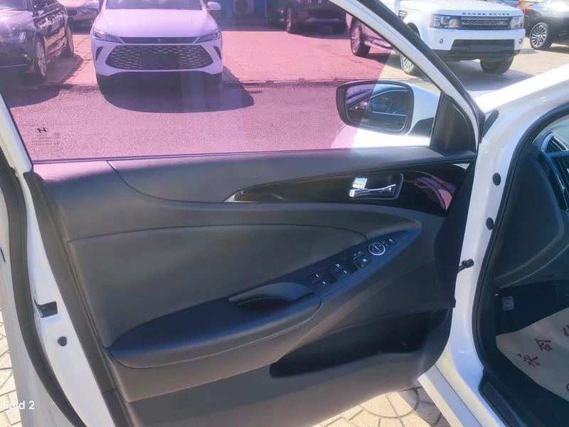 Hyundai Sonata 2014 car image #4