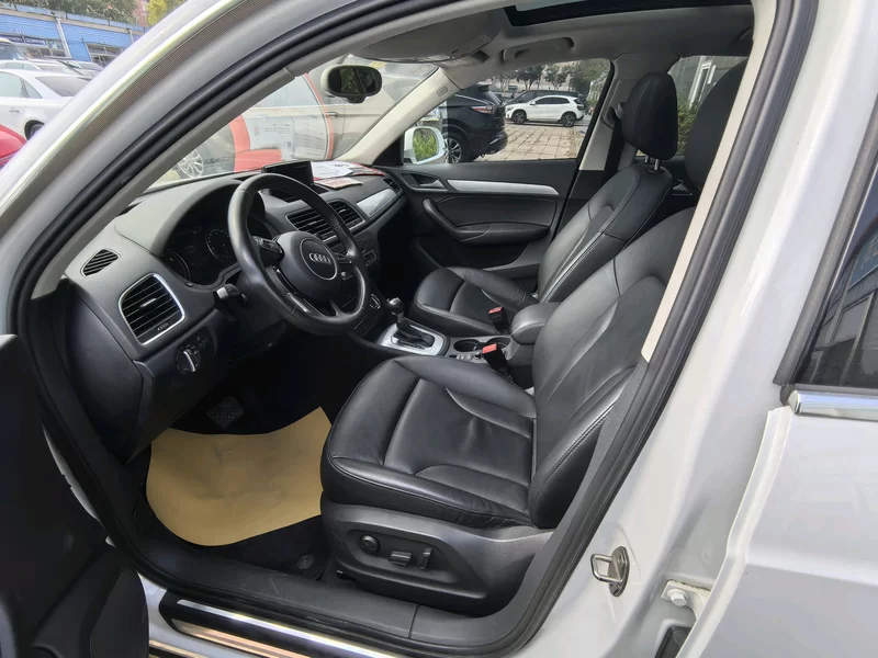 Audi Q3 2015 car image #4