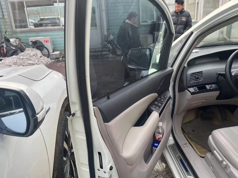 BYD e6 2016 #4 BYD e6 2016 car image #4