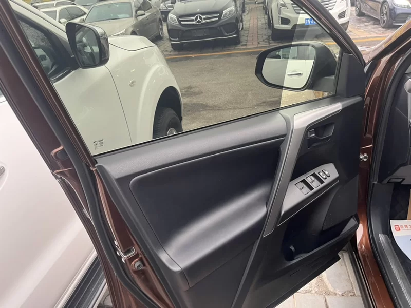 Toyota RAV4 2019 #4 Toyota RAV4 2019 car image #4