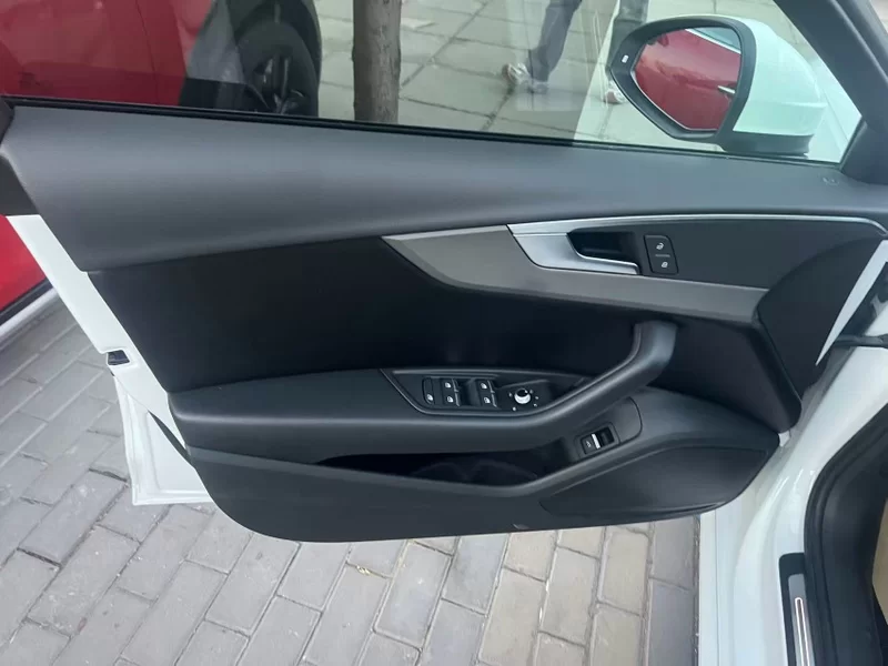 Audi A4L 2019 #4 Audi A4L 2019 car image #4
