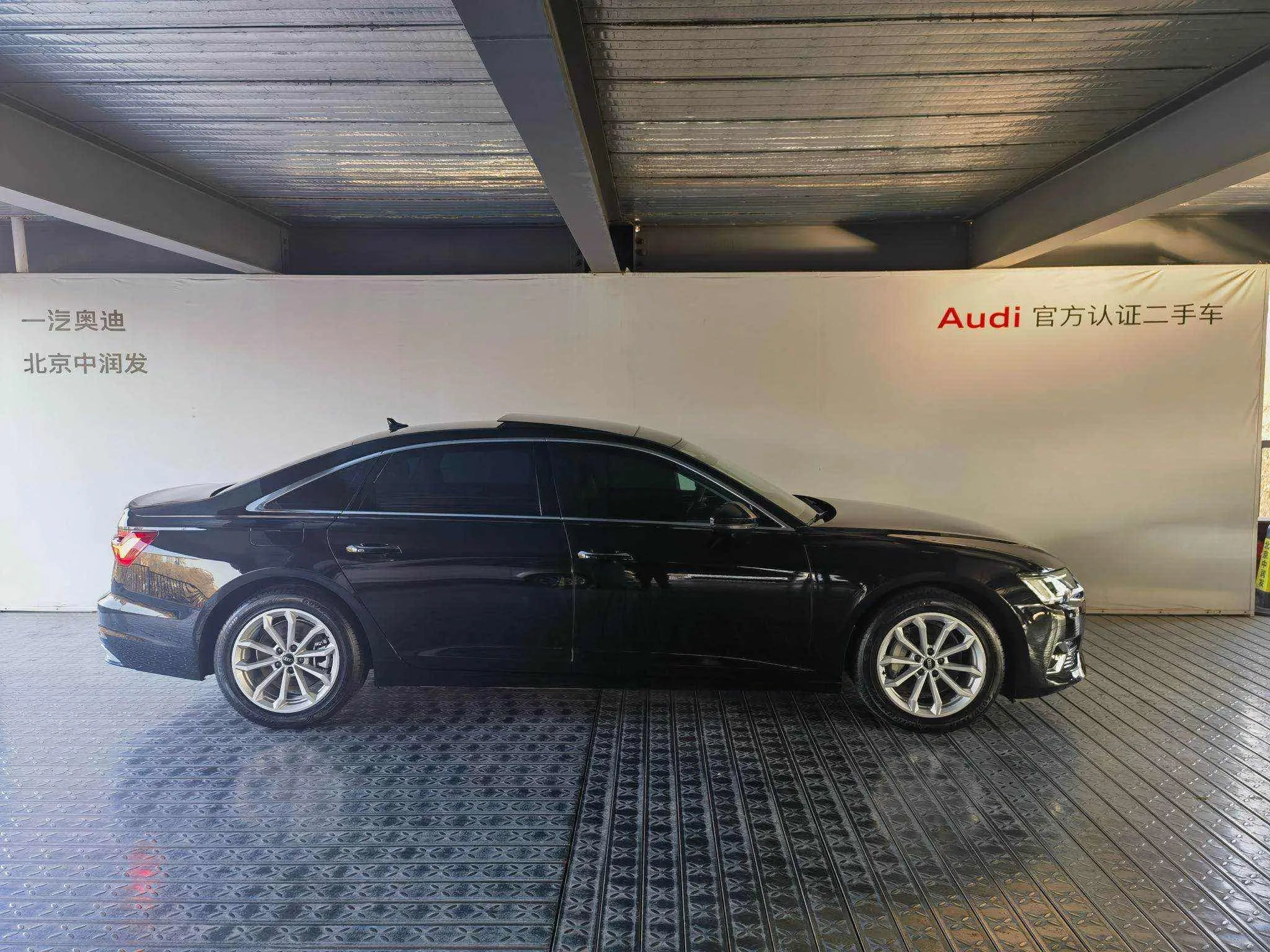 Audi A6L 2023 #4 Audi A6L 2023 صورة سيارة #4
