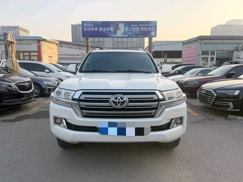 Toyota Land Cruiser 2022 car image #4