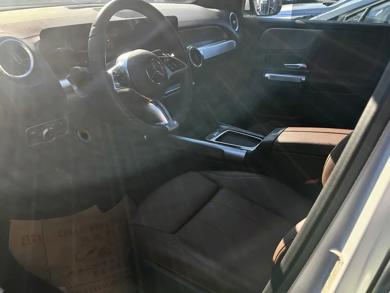 Mercedes-Benz GLB Class 2024 car image #4