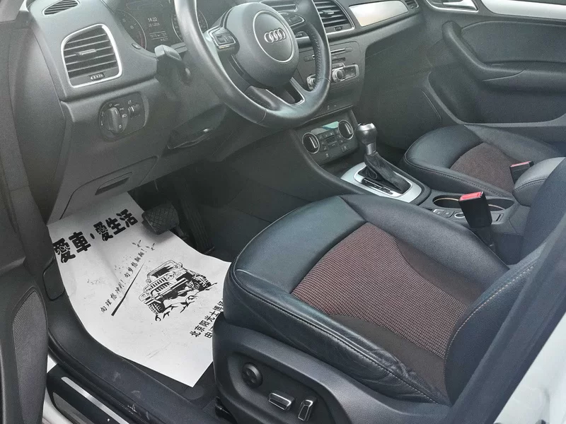 Audi Q3 2018 car image #4