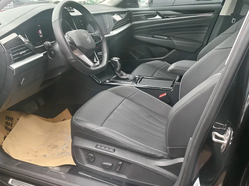 Volkswagen Passat 2024 car image #4