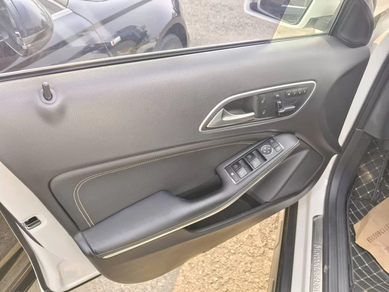 Mercedes-Benz GLA Class 2016 car image #4