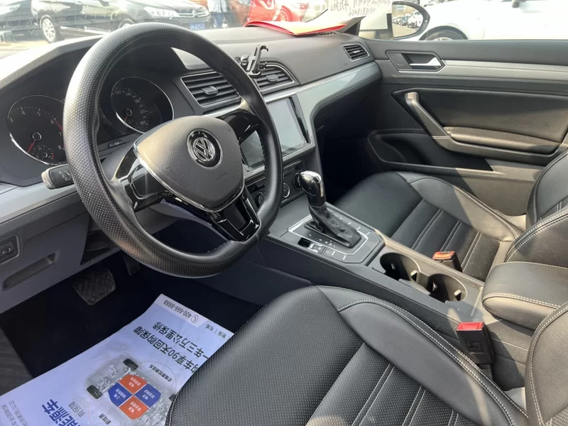 Volkswagen Lamando 2015 immagine di auto #4