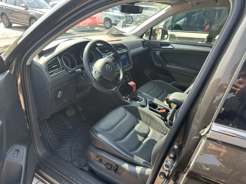 Volkswagen Tiguan L 2019 car image #4