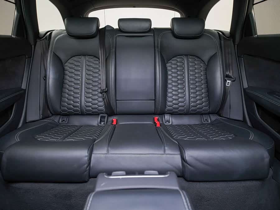 Audi RS 6 2019 car image #22