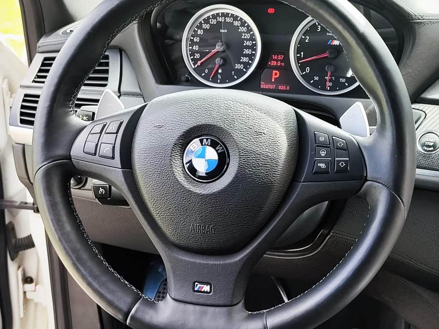 BMW X6 M 2012 car image #22