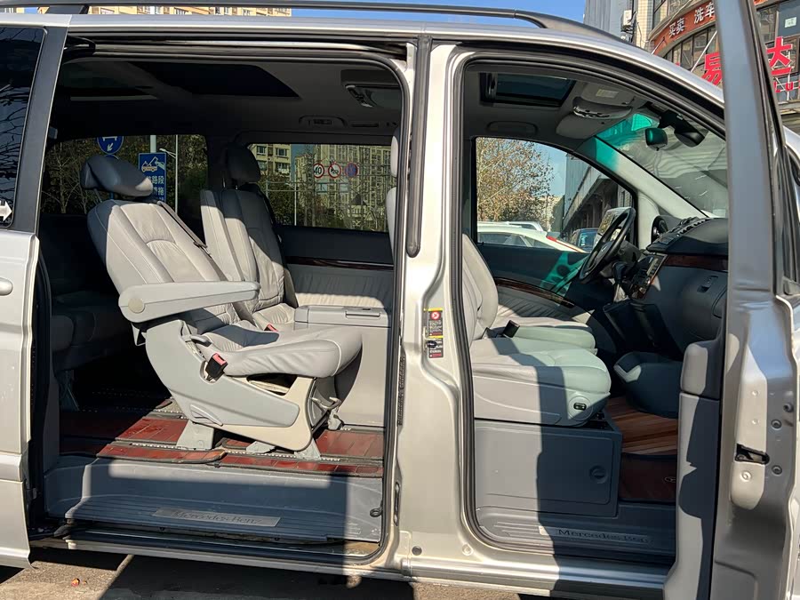 Mercedes-Benz Viano (Imported) 2008 car image #22