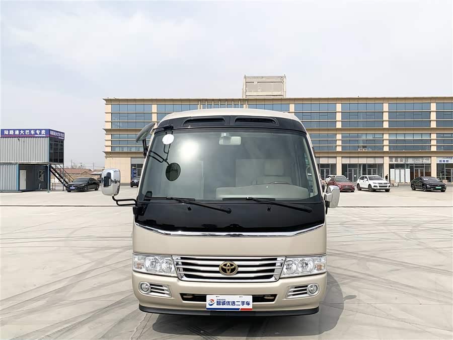 Toyota Coaster 2017 изображение автомобиля #22