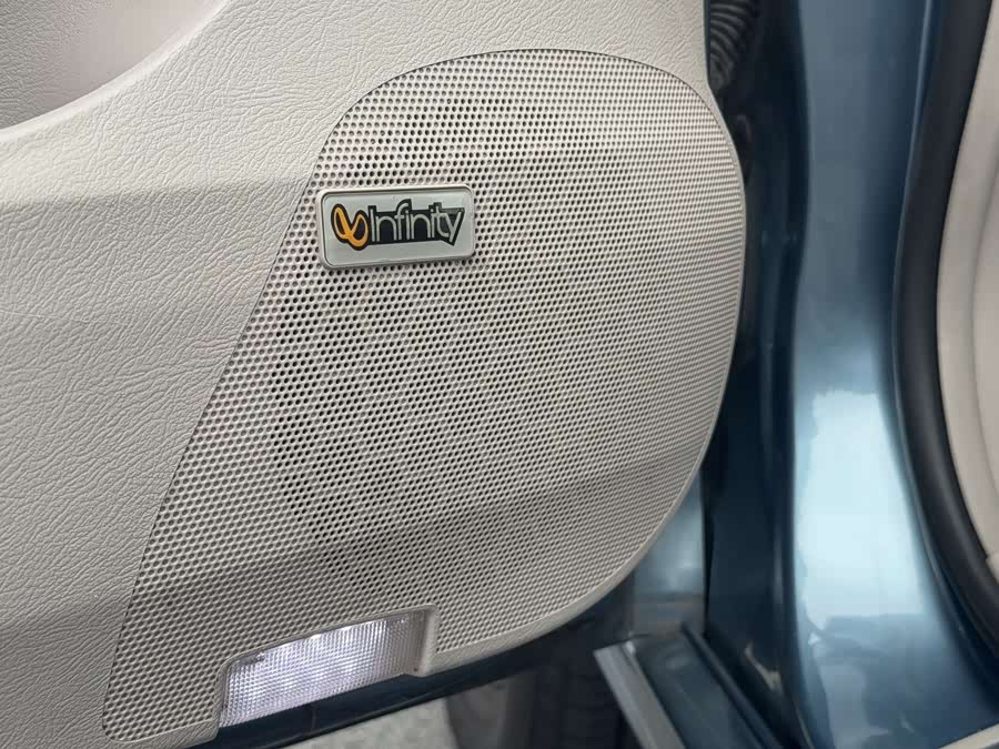 BYD e6 2012 #22 BYD e6 2012 car image #22