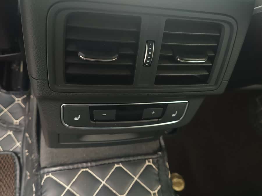 Audi SQ5 2023 immagine di auto #22