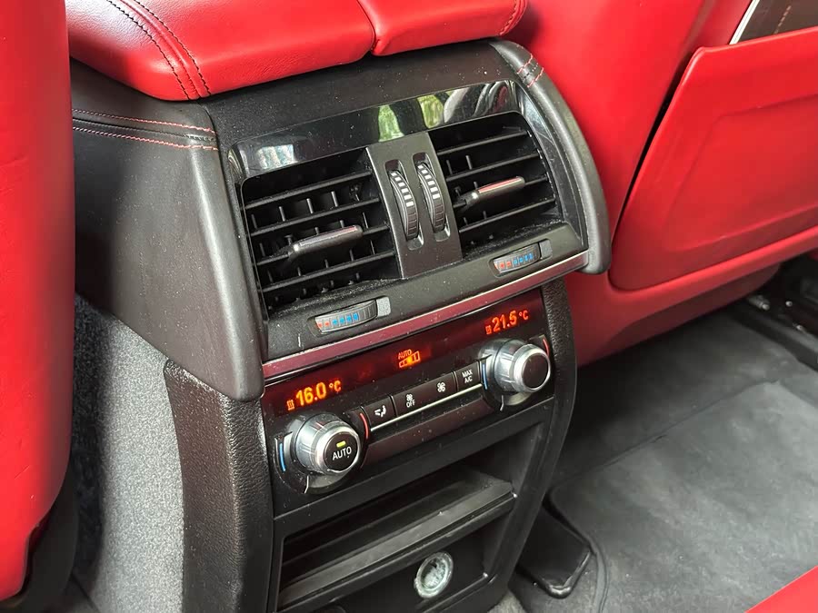 BMW X6 M 2017 car image #22