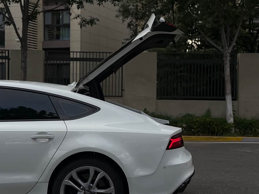 Audi S7 2014 car image #22