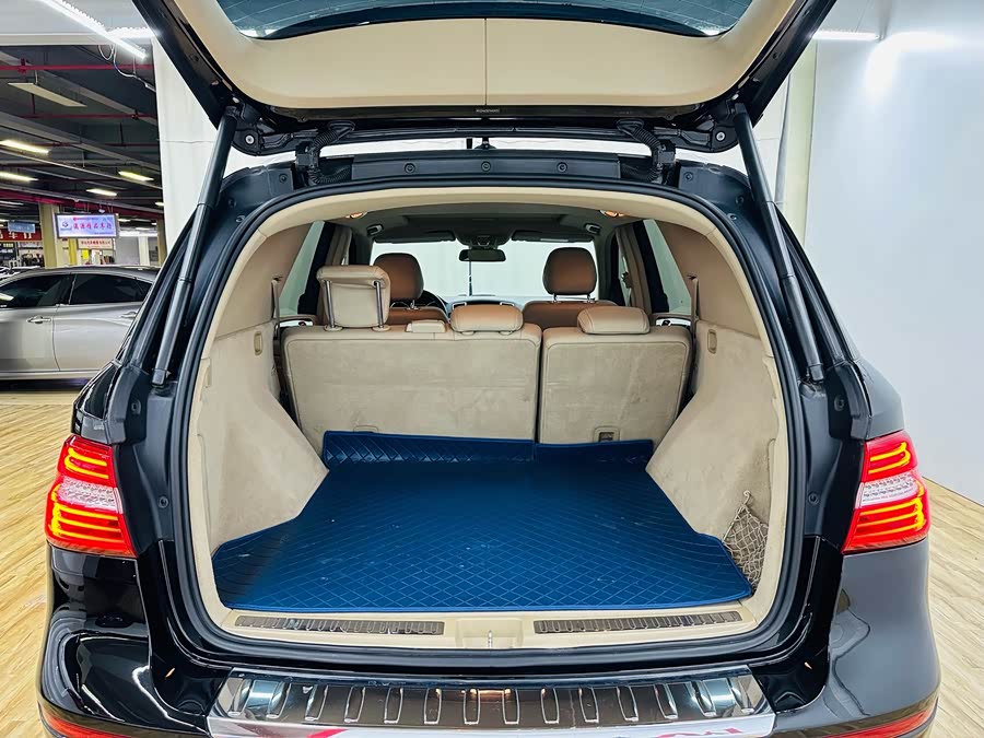 Mercedes-Benz M Class 2015 car image #22