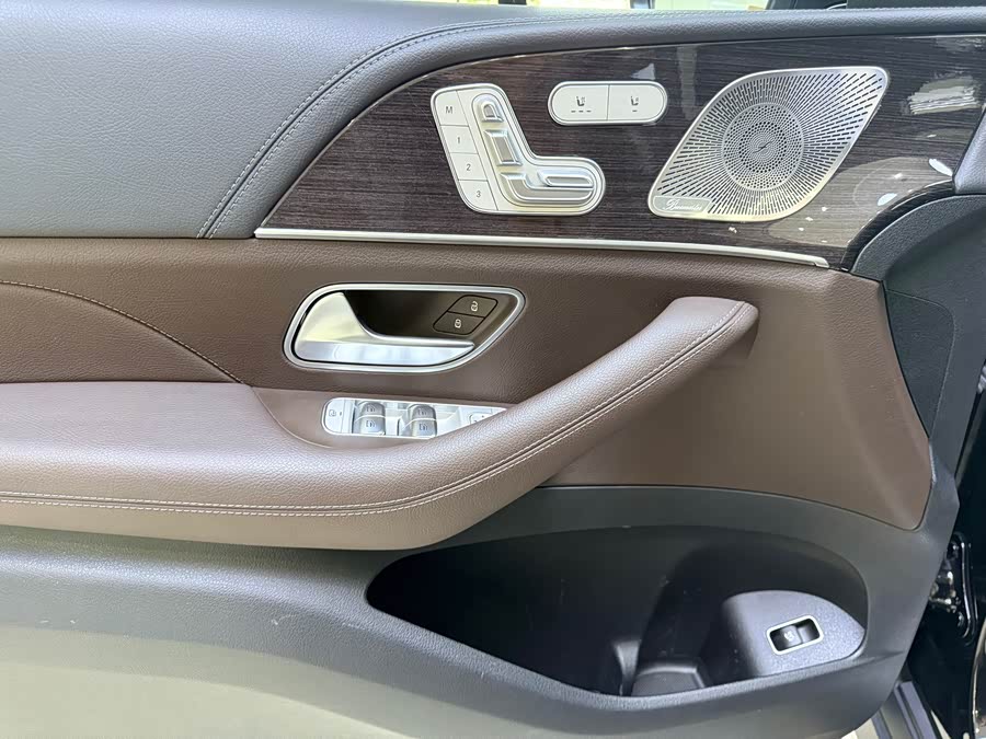 Mercedes-Benz GLS Class 2023 car image #22