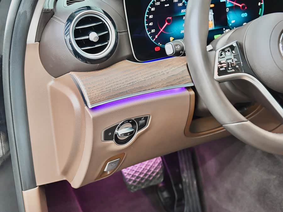 Mercedes-Benz E Class New Energy 2021 car image #22