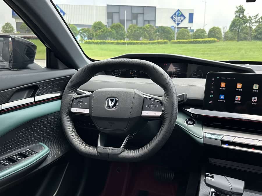 Changan UNI-V iDD 2024 صورة سيارة #22