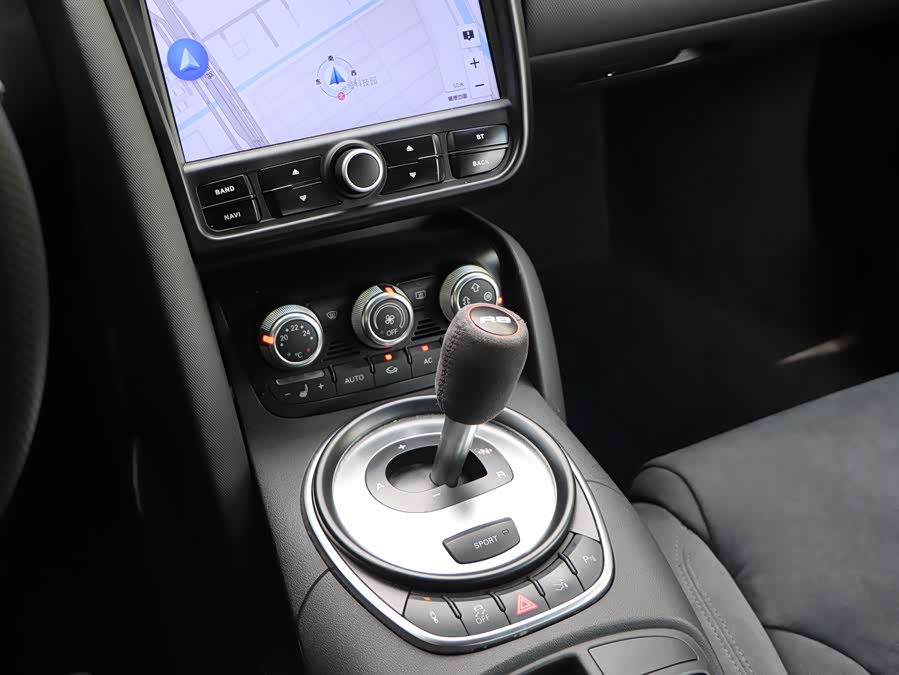 Audi R8 2012 immagine di auto #22