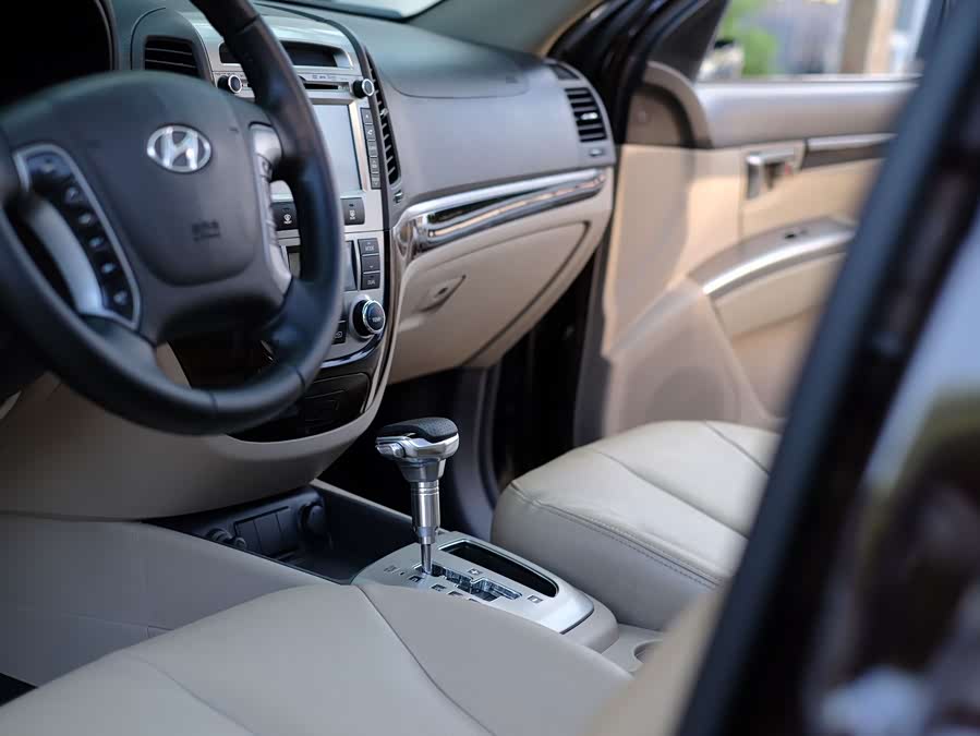 Hyundai Santa Fe Classic 2011 car image #22