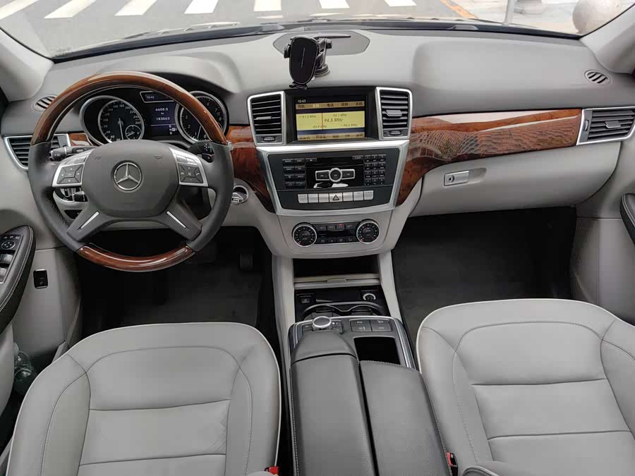 Mercedes-Benz M Class 2012 car image #22