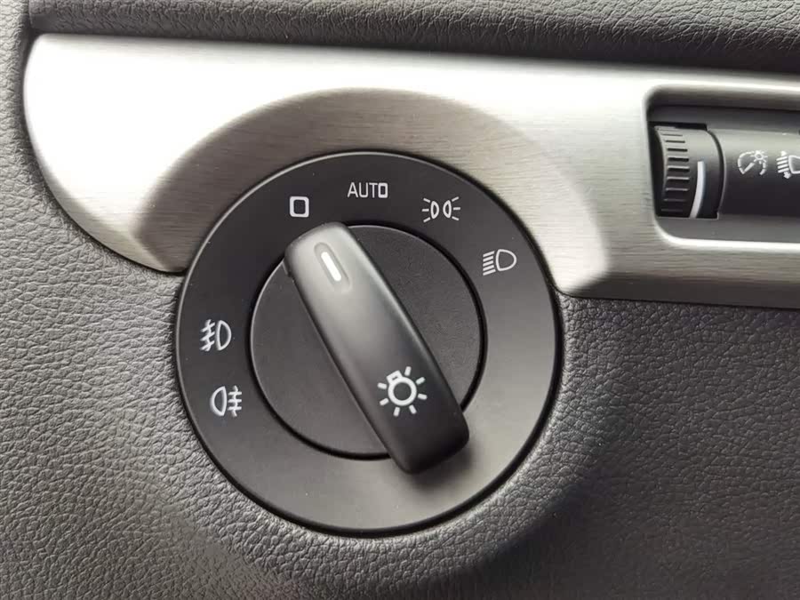 Skoda Yeti (Imported) 2014 car image #22