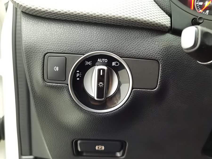 Mercedes-Benz B Class 2017 car image #22