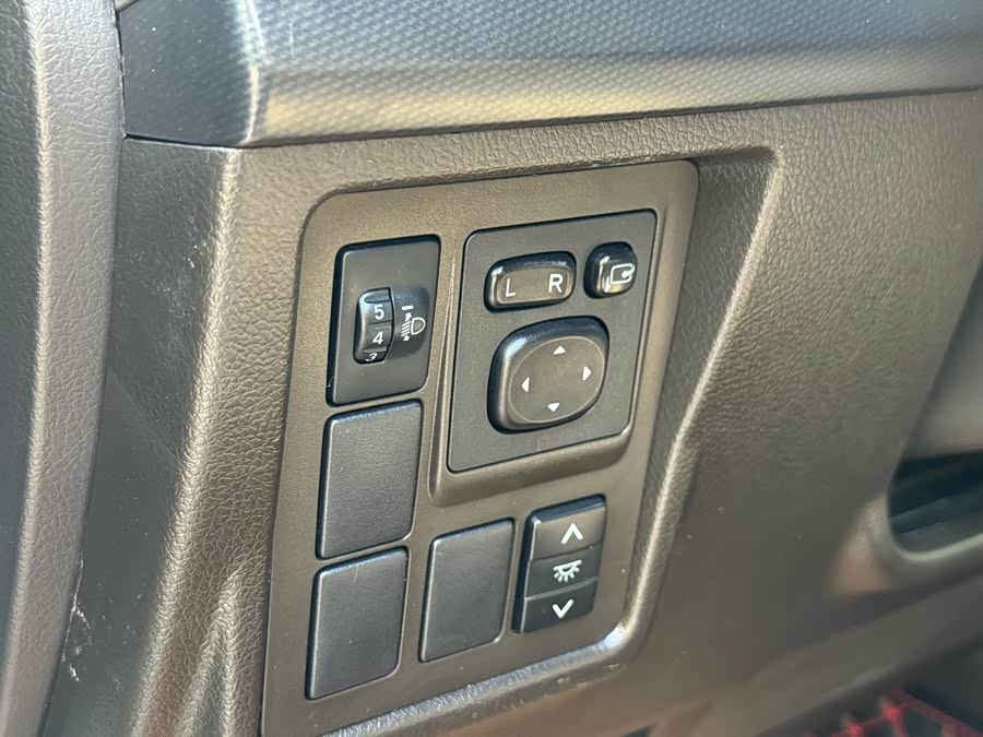 Toyota Land Cruiser Prado 2012 car image #22