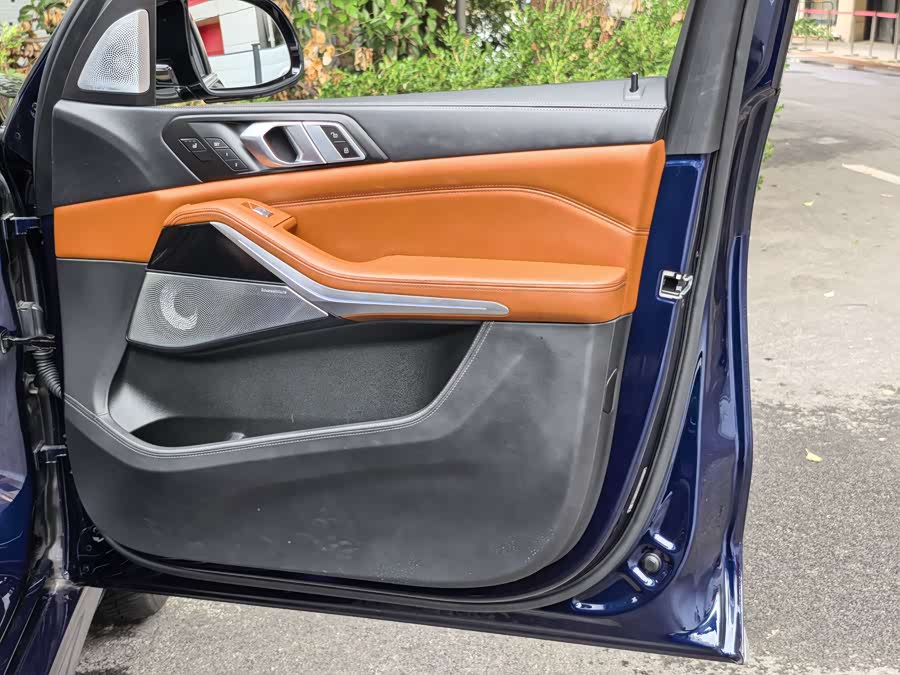 BMW X7 M60i 2023 #22 BMW X7 M60i 2023 car image #22