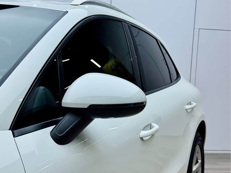 2015 car image #22