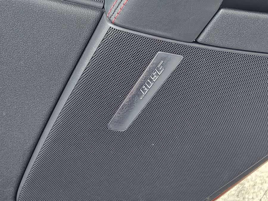 Audi TTS 2015 car image #22