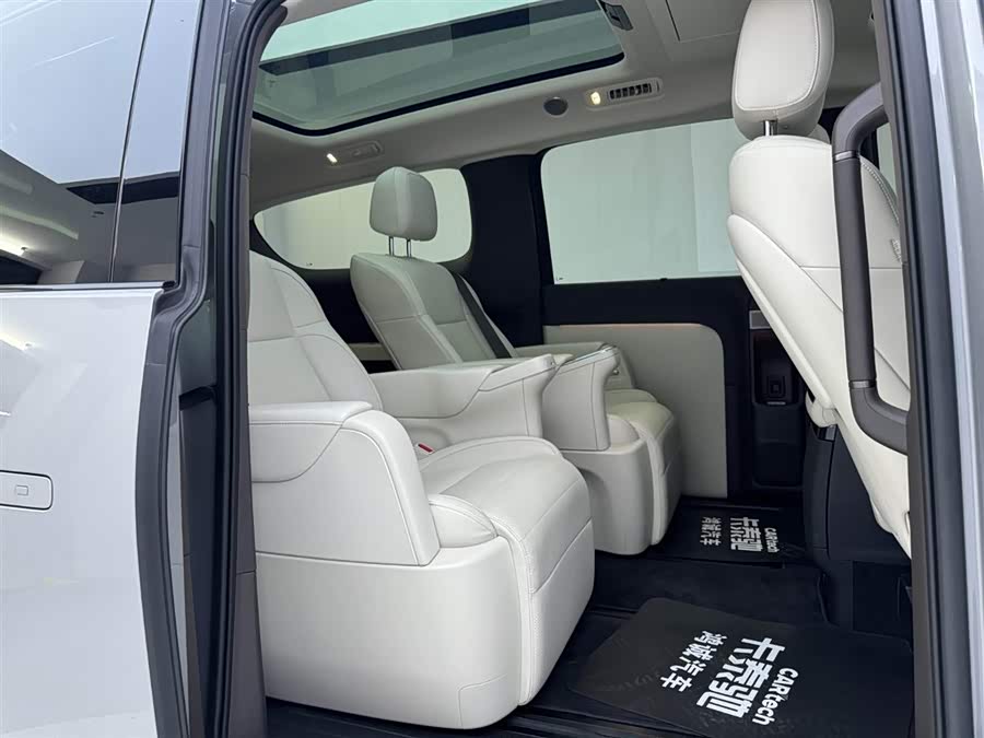 理想汽车 理想MEGA 2024 汽车图片 #22