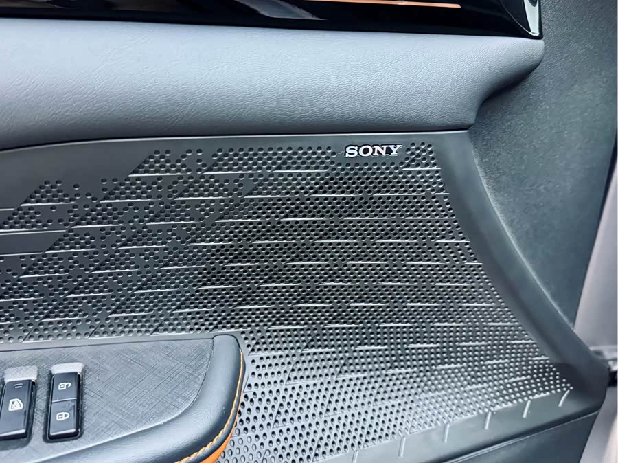 Changan UNI-V iDD 2022 car image #22