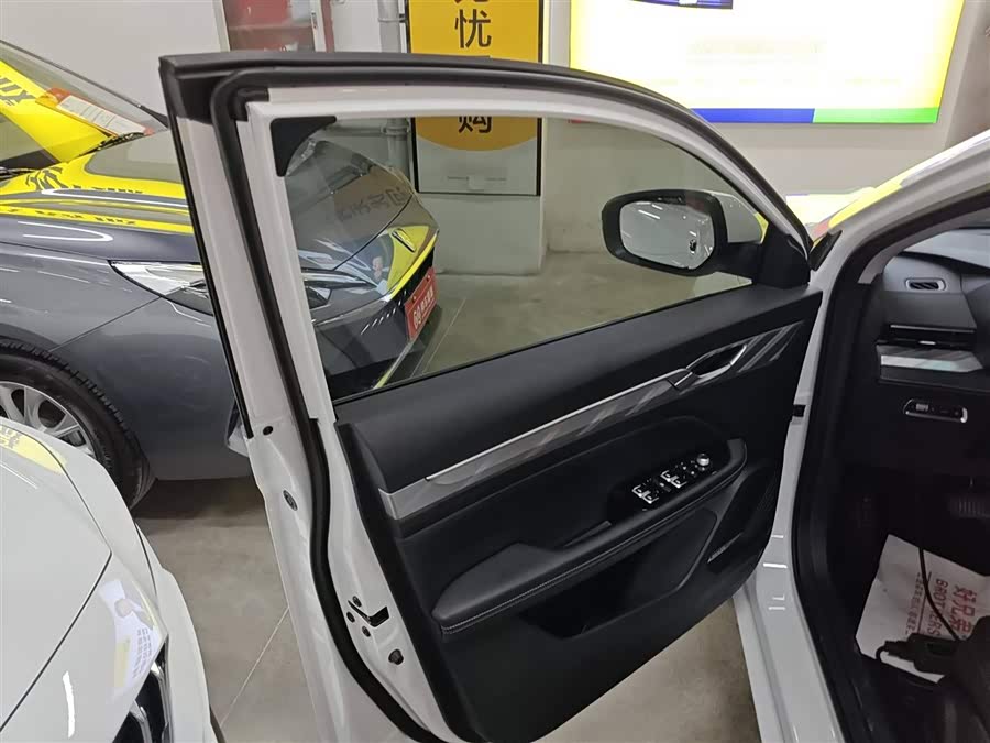 GEELY Emgrand L HiP 2025 immagine di auto #22