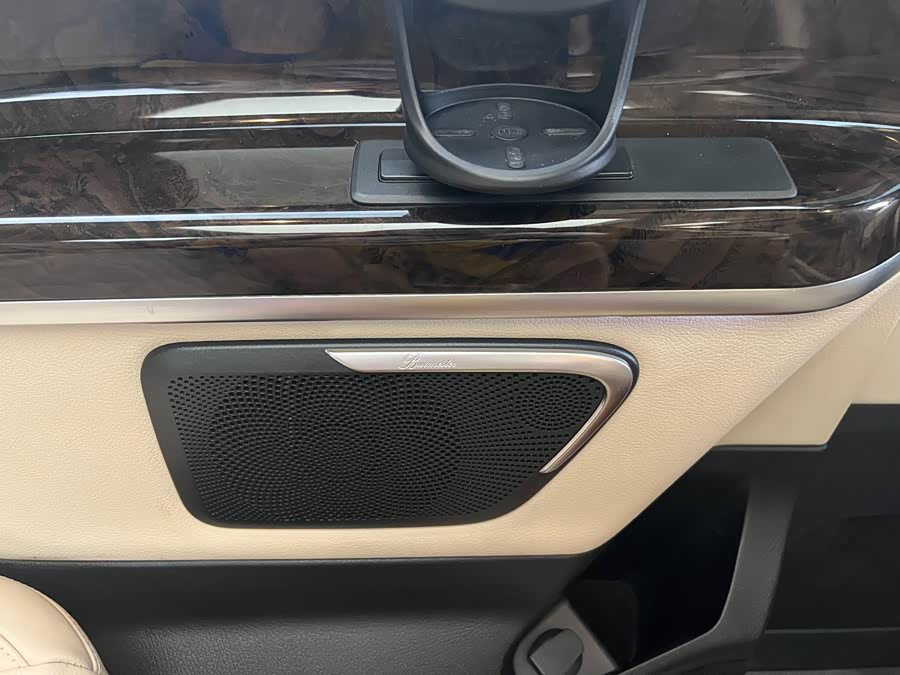 Mercedes-Benz V Class 2019 #22 Mercedes-Benz V Class 2019 car image #22