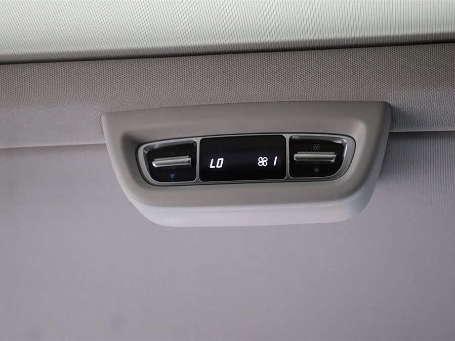 Mercedes-Benz V Class 2024 #22 Mercedes-Benz V Class 2024 car image #22