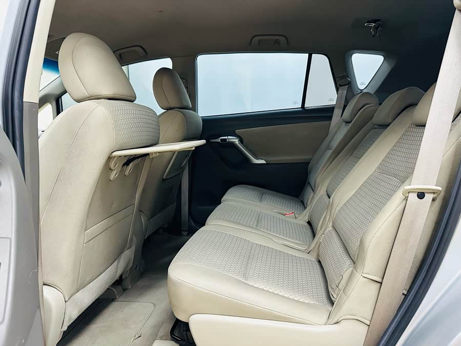 Toyota Reiz 2012 صورة سيارة #22