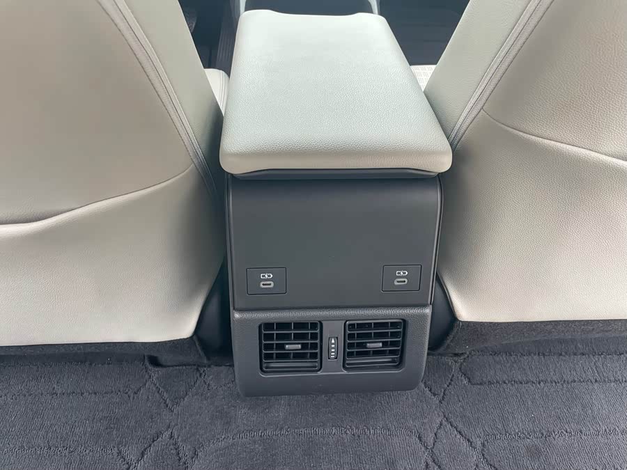 Toyota bZ4X 2022 immagine di auto #22