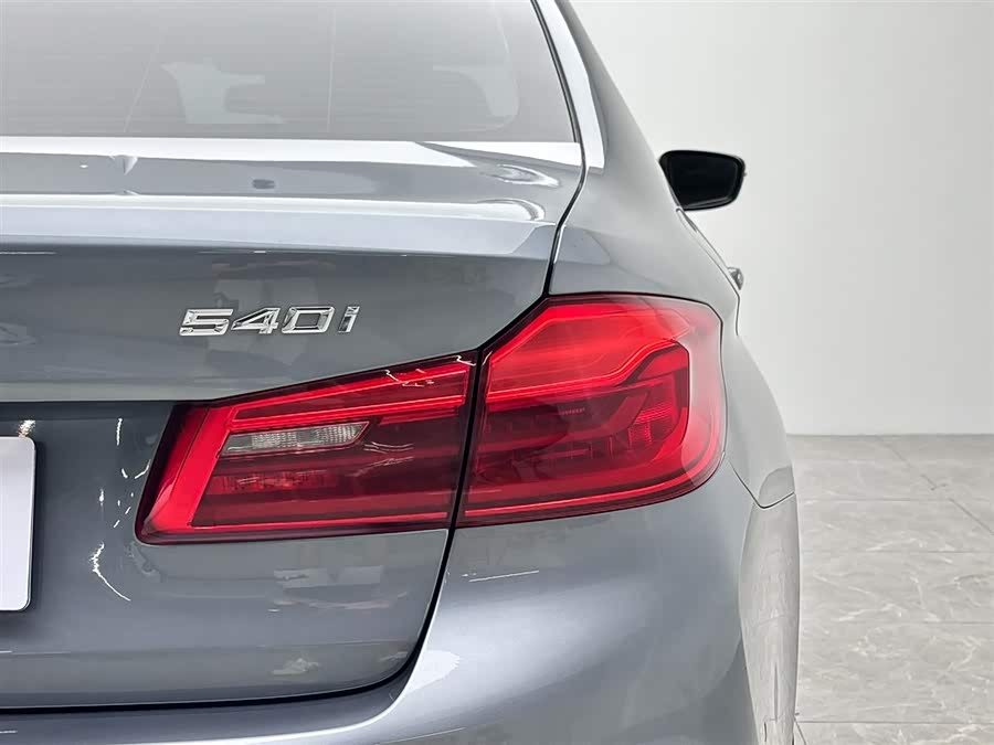 BMW 5 Series (Imported) 2018 car image #22