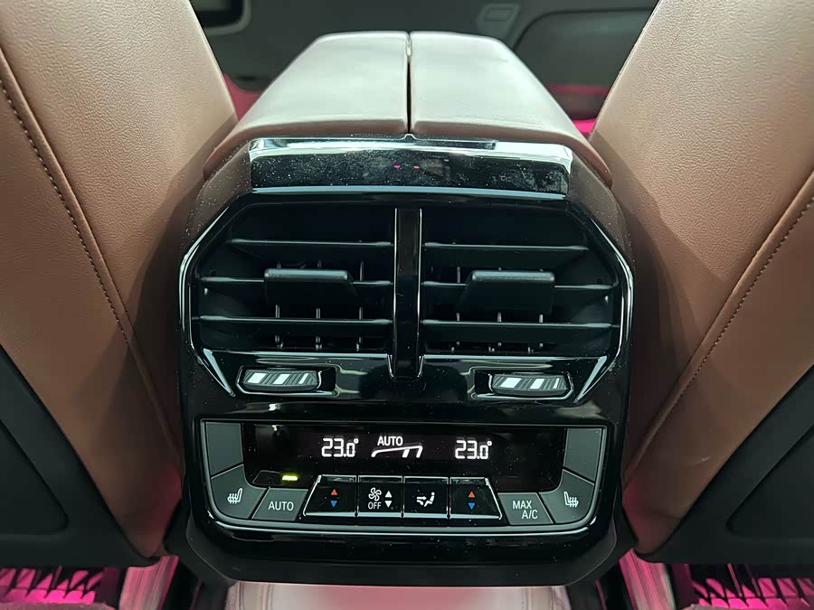 BMW iX M60 2023 car image #22