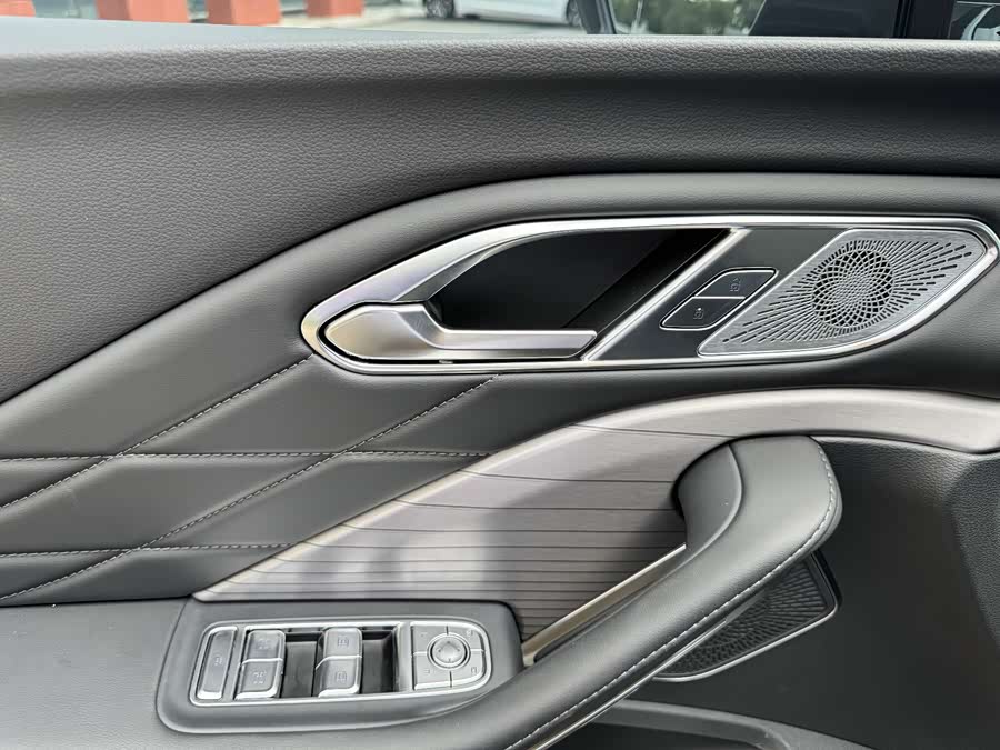 HongQi HS7 PHEV 2024 car image #22