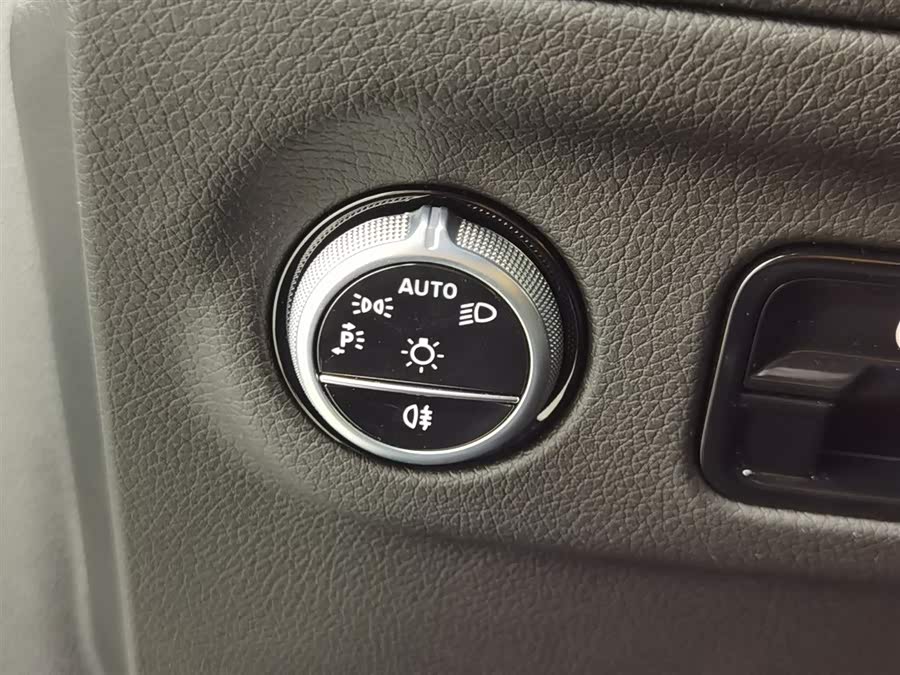 Mercedes-Benz EQE Class 2023 car image #22