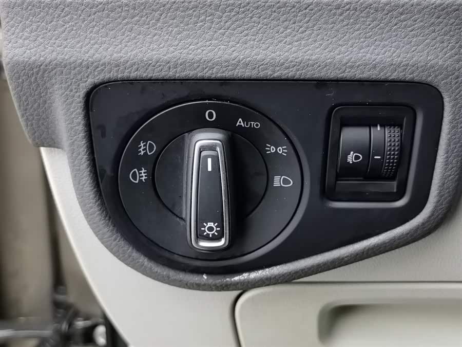 Volkswagen Golf Sportsvan 2016 car image #22