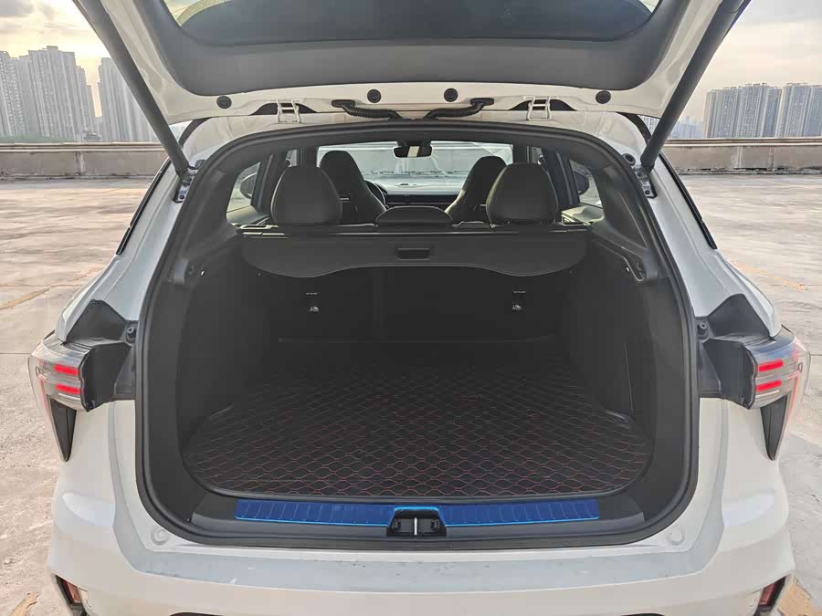 Lynk & Co 01 2022 image de voiture #22