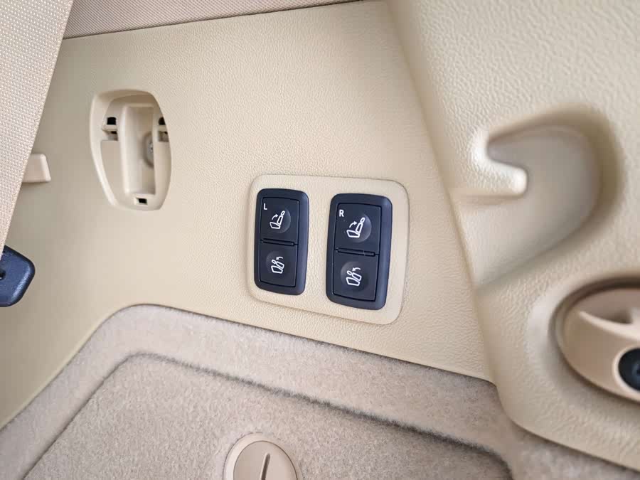 Mercedes-Benz GL Class 2011 car image #22